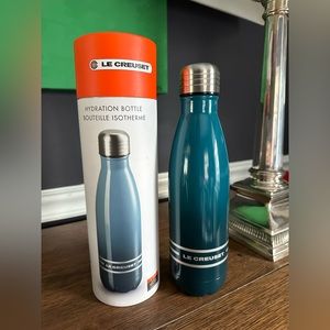 NIB Le Creuset 17oz water bottle